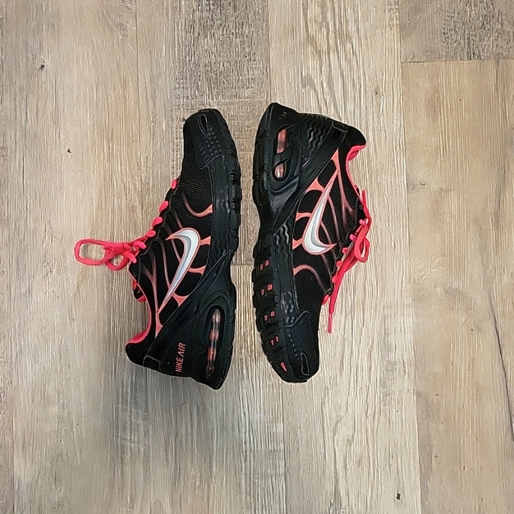 Nike women's running shoes - Torch 4 Max Air in Black and Pink